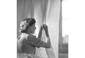 Photograph, checking the cloth Photograph, checking the cloth